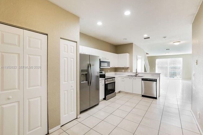 Building Photo - 2500 Cordoba Bend