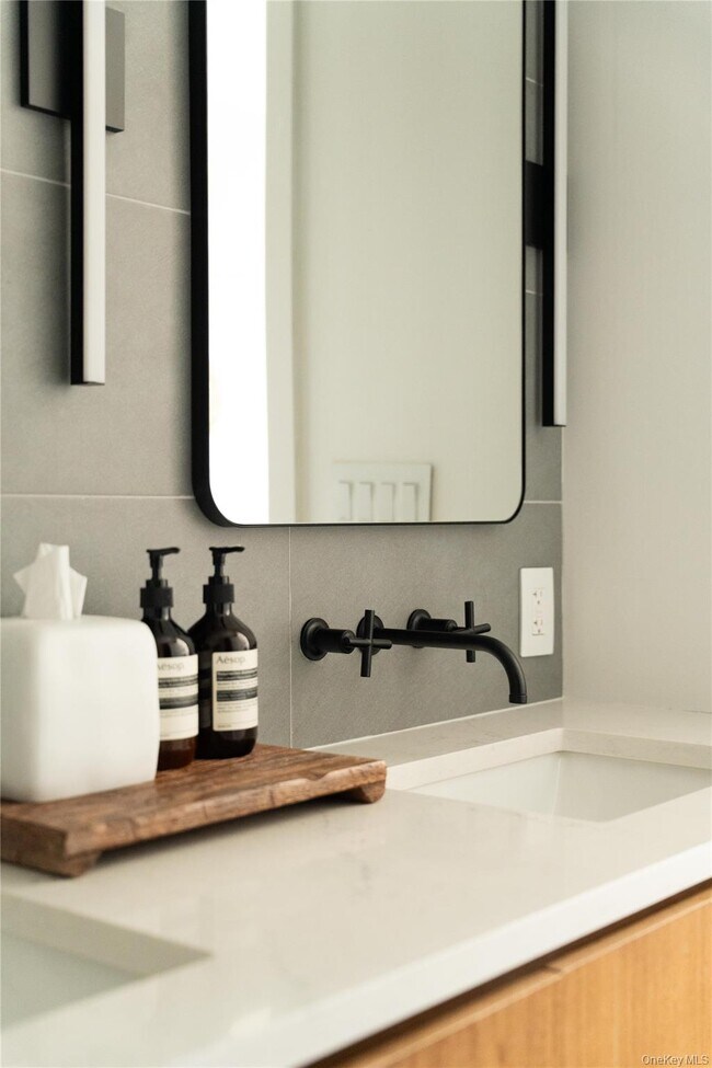 Building Photo - 50 Chestnut St