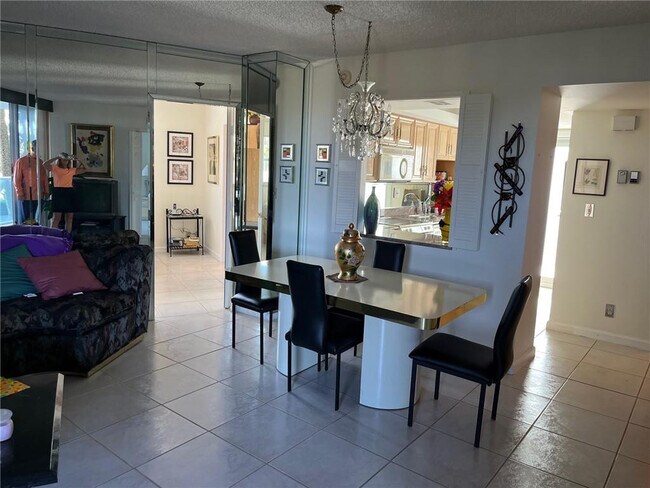 Building Photo - 333 NE 21st Ave