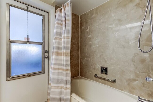 Building Photo - 2652 Concorde Ct