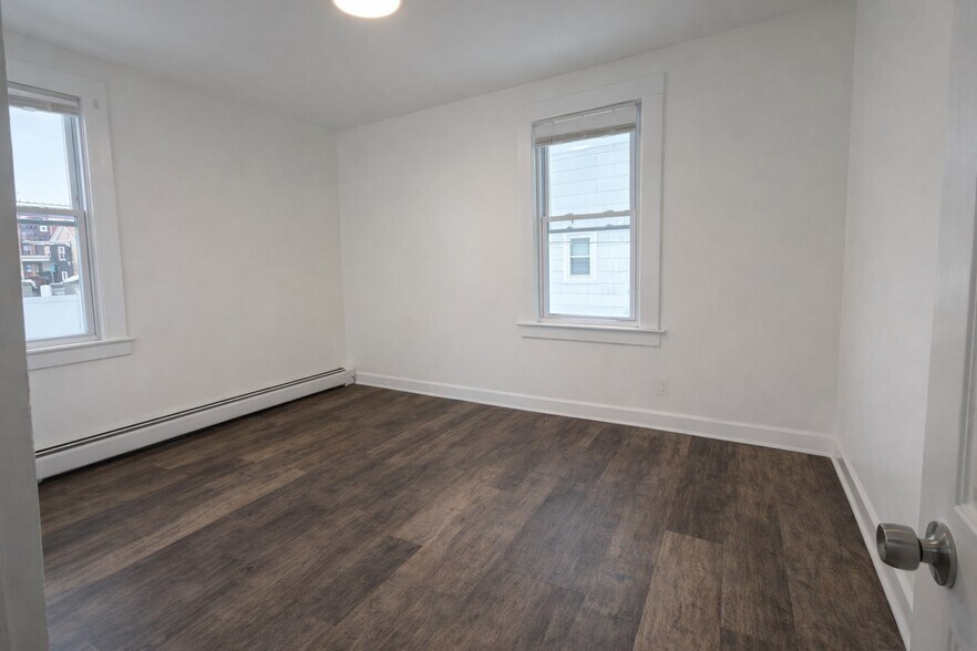 BEDROOM #2 - 9 Washington St