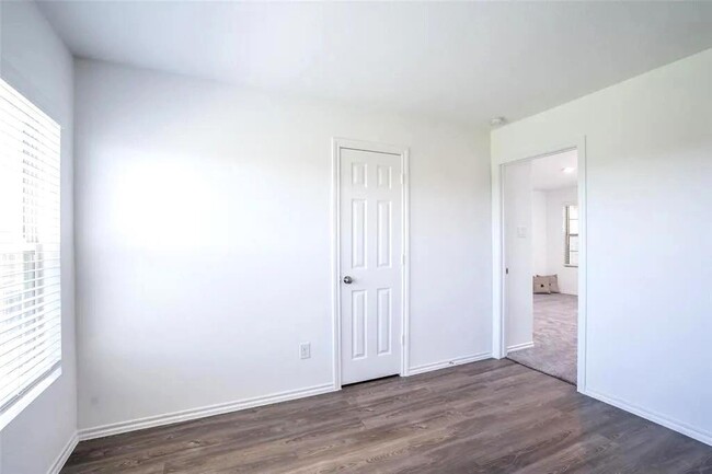 Building Photo - 26615 Lantana Cyn Dr