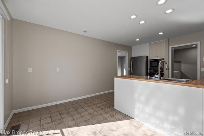 Building Photo - 1131 Timberview Trail