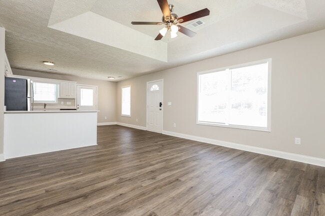 Building Photo - 812 Pine Hill Ct