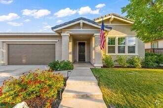 Building Photo - Beautiful 3 Bedroom PLUS bonus Room For Re...