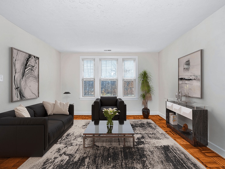 Building Photo - River East-Oxon Run