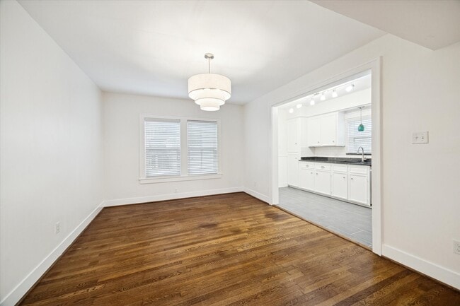 Building Photo - 1937 W McKinney St