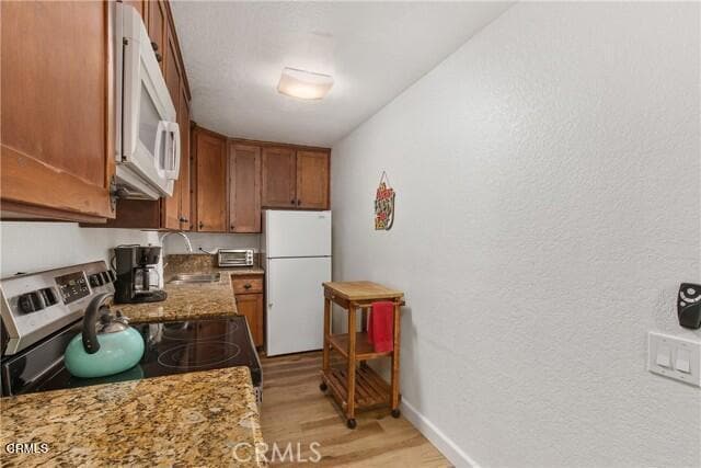 Building Photo - 2821 N Los Felices Rd