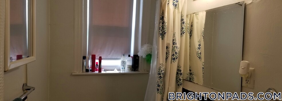 Building Photo - 1820 Commonwealth Ave