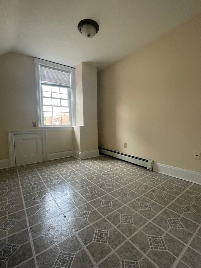 Building Photo - 113 Elmwood Ave