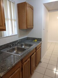 Building Photo - 580 NW 114th Ave