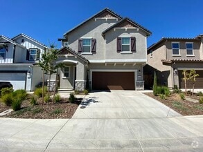 Building Photo - Gorgeous Like Low Maintenance 4 Bedroom wi...