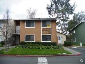 Building Photo - Highland Cambridge Community