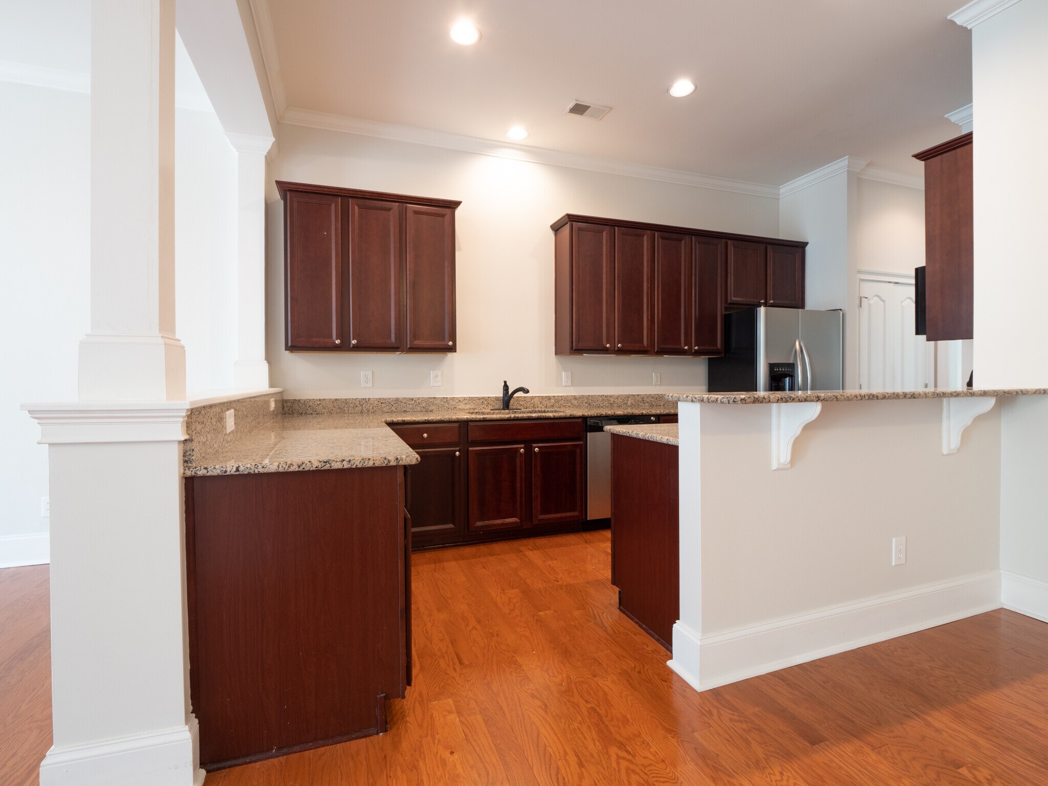 space for stools - 1814 Tennyson Row