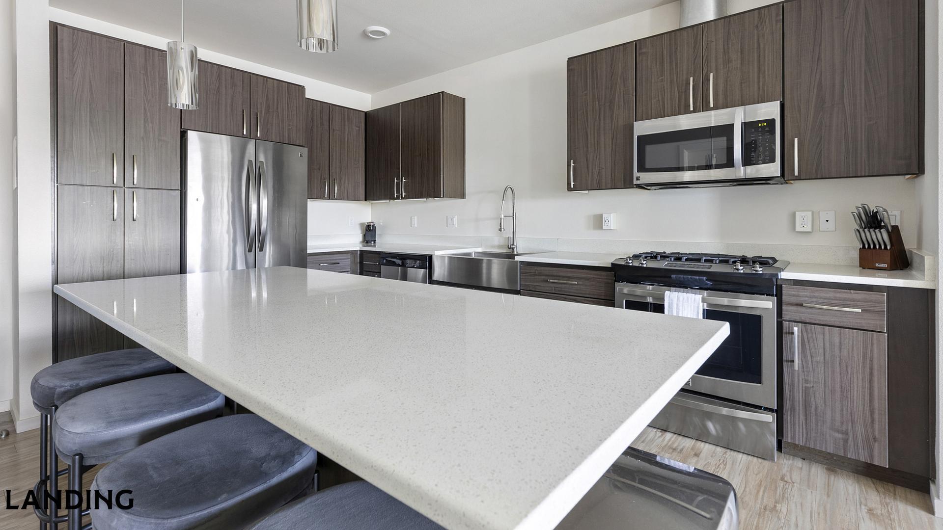 Building Photo - 11505 NE Yacht Harbor Dr