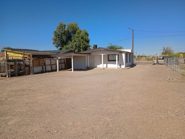 Building Photo - 2 bedroom in Eloy AZ 85131