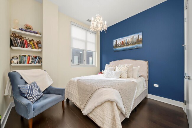 Building Photo - 367 W Locust St