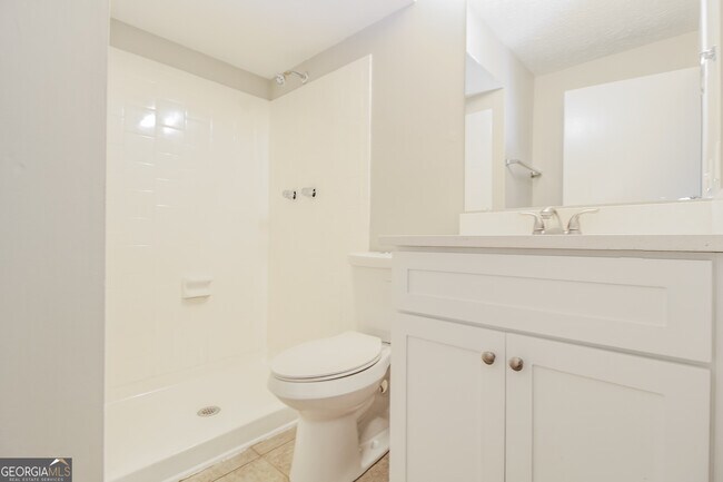 Building Photo - 1379 Robin Hill Dr