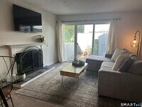 Building Photo - 10 Sugar Maple Ln