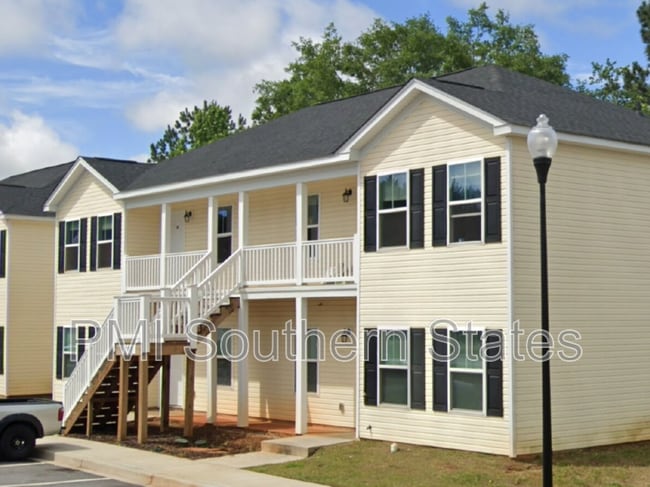 Building Photo - 200 Walnut Hill Dr