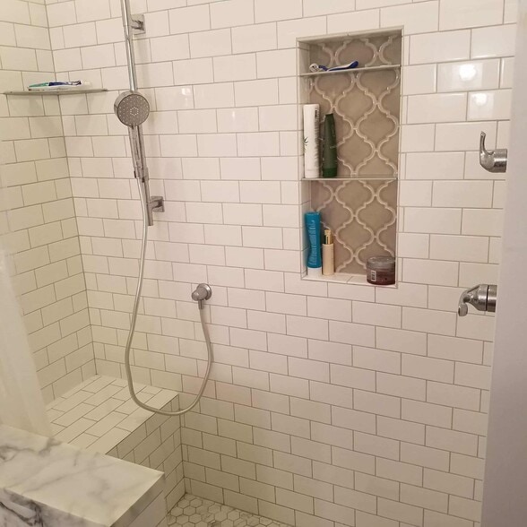 Building Photo - 5683 Putnam Rd