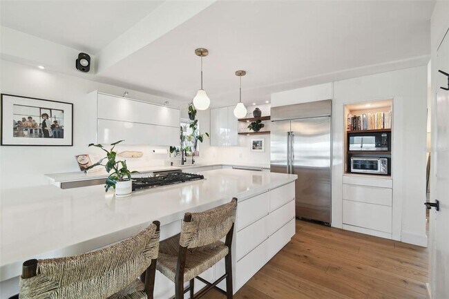Building Photo - 1640 Seabreeze Dr