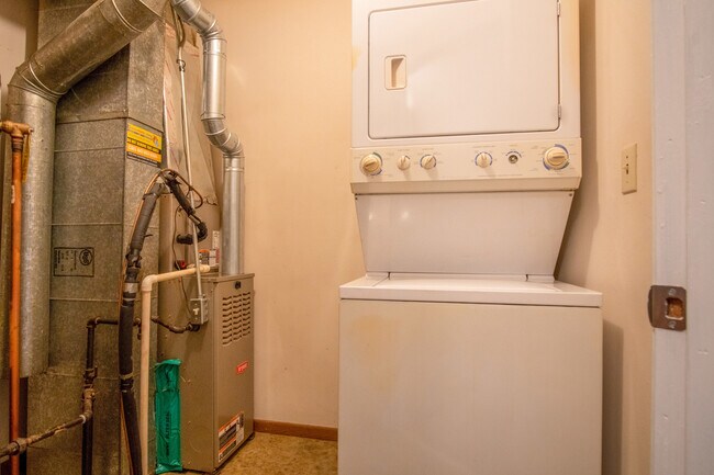 Building Photo - 15 Gant Cir