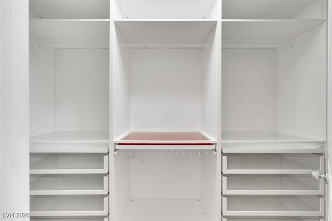 Building Photo - 321 Copper Pine Ave