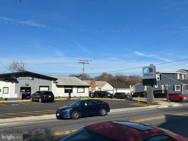 Building Photo - 7243 Holabird Ave