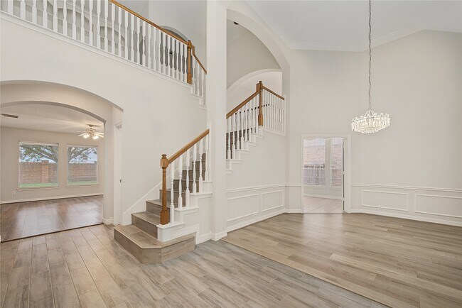 Building Photo - 5807 Bayberry Way
