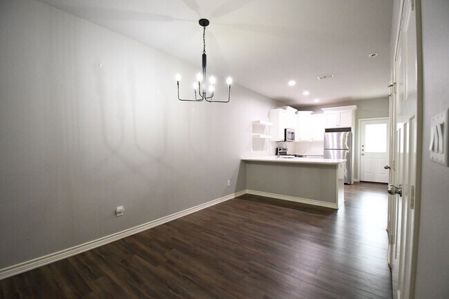 Building Photo - Gorgeous 3 Bedroom, 2 Bath Duplex in Arp