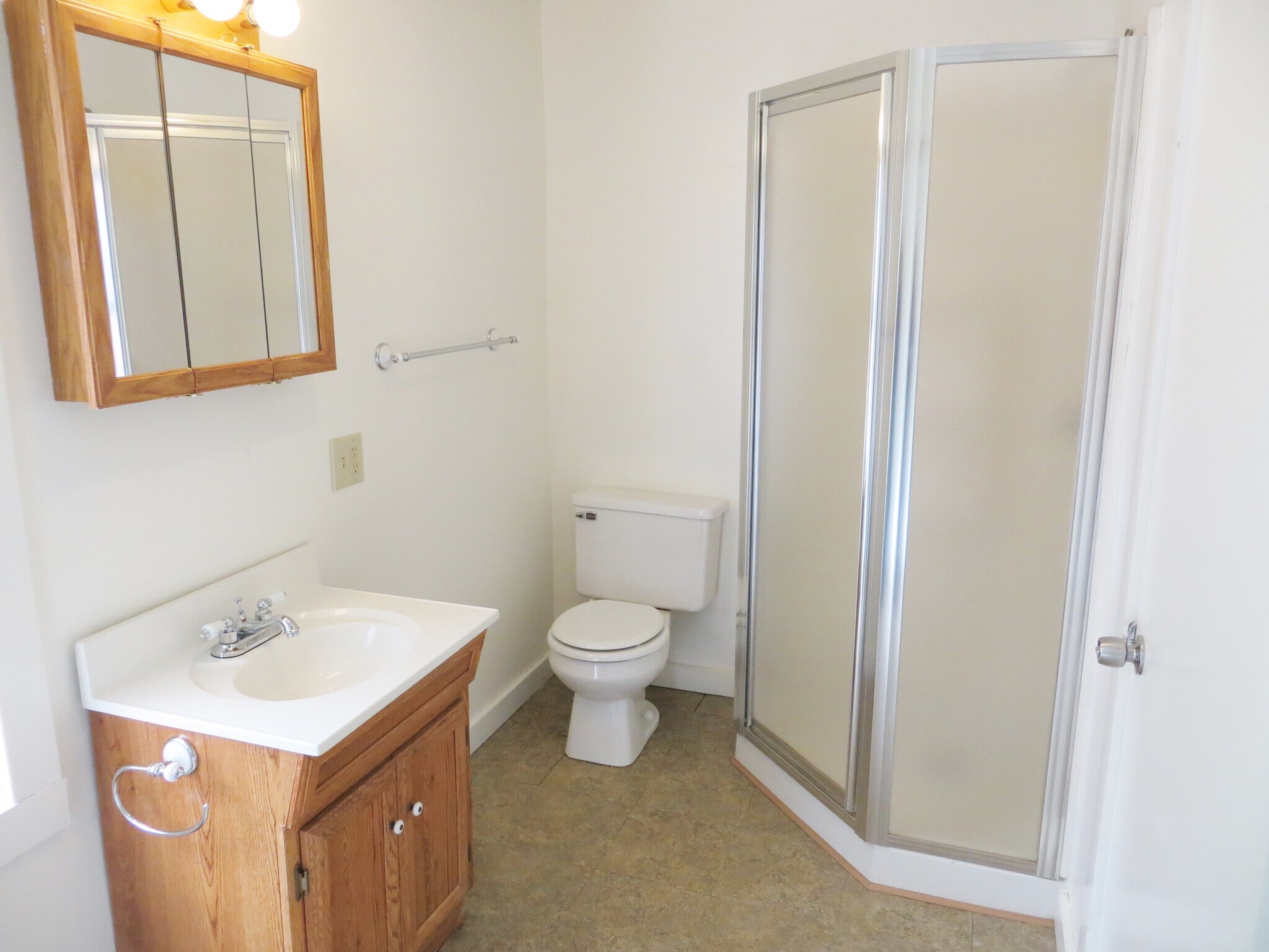 1st floor bathrm & laundry rm - 82 Dill Rd