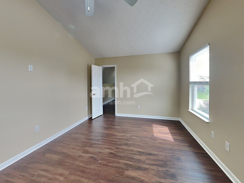 Building Photo - 279 La Salle Ct