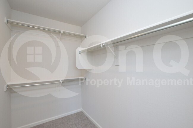 Building Photo - 777 Silvercreek Ln