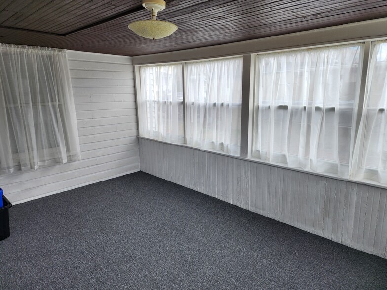 Building Photo - 1636 Philadelphia St