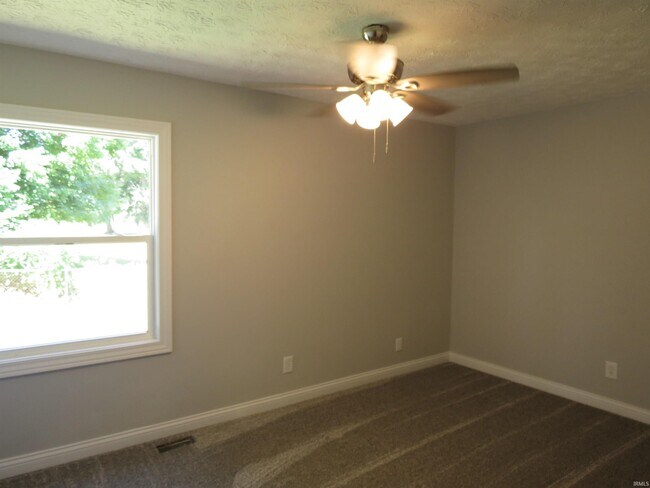 Building Photo - 4314 McClellan Ln
