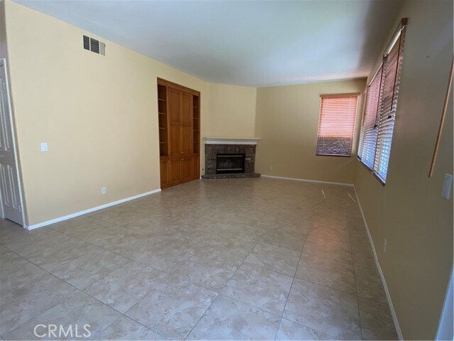Building Photo - 44 Whispering Pine
