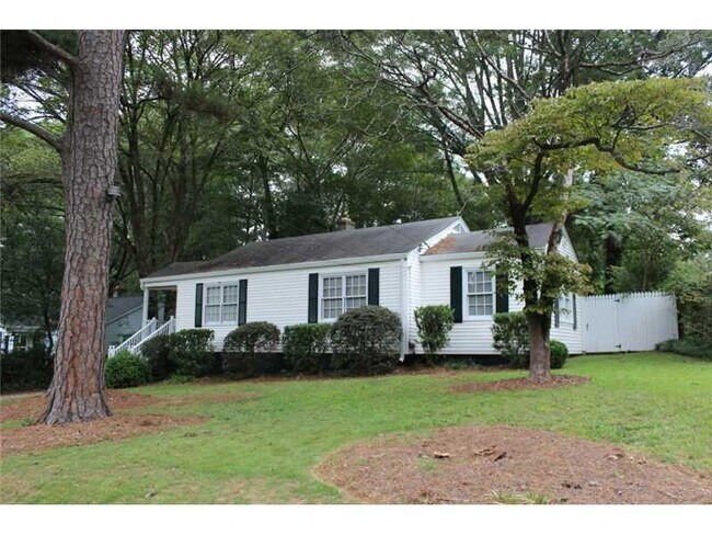 Building Photo - 737 Sunnybrook Dr