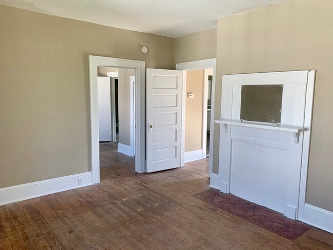 Primary Photo - Nice Cottage Close to Everything Now for Rent