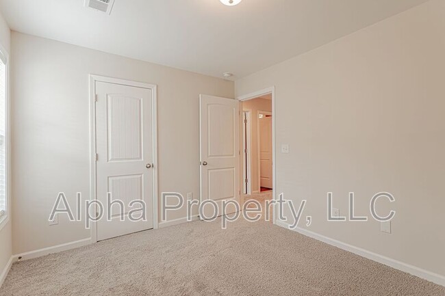 Building Photo - 102 Sweet Almond Ct