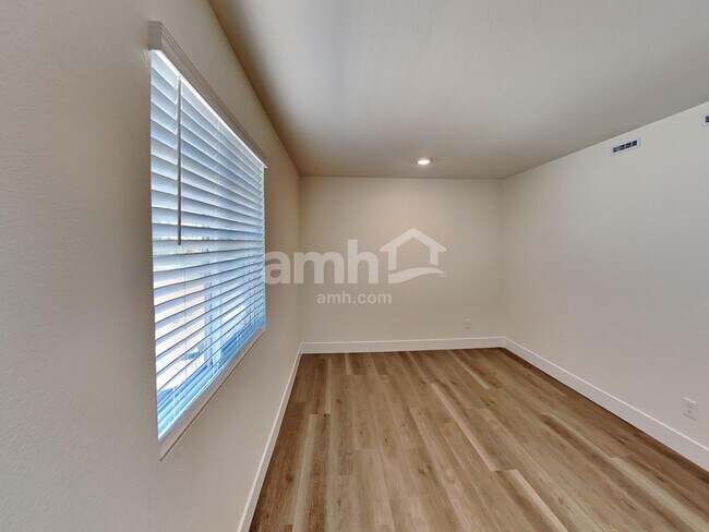 Building Photo - 145 Nico Azalea Ln