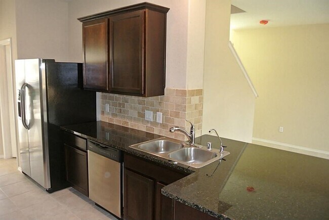 Building Photo - 1742 Parkside Shrs Ln