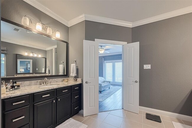 Building Photo - 8418 Oak Leaf Point Dr