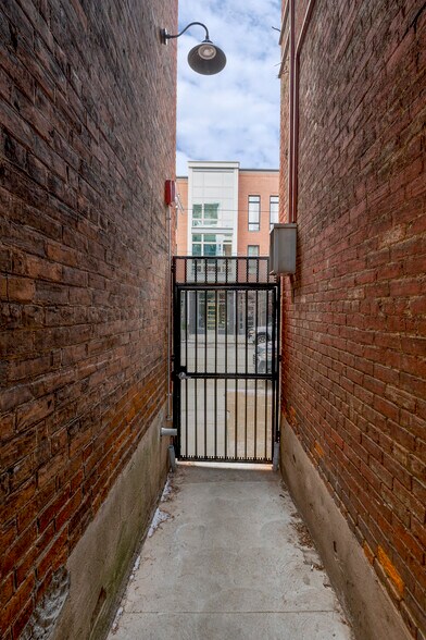 Building Photo - 1508 Race St