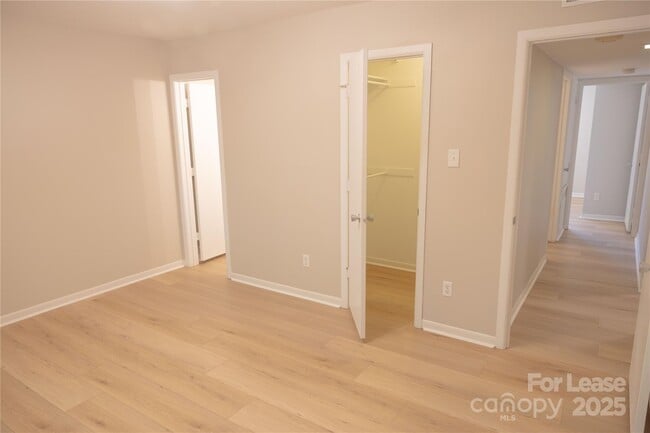 Building Photo - 6100 Heathstone Ln