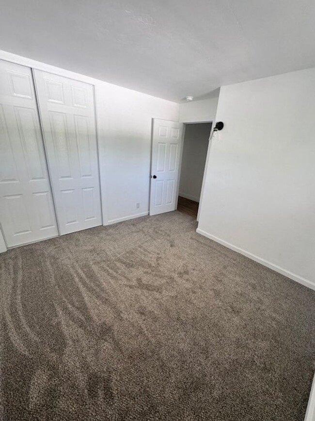 Building Photo - Beautiful West Redding Home with $200 Move...