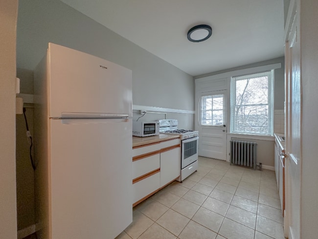 Building Photo - 1280 Boland Pl