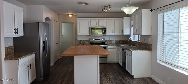 Building Photo - 5192 W Campo Bello Dr