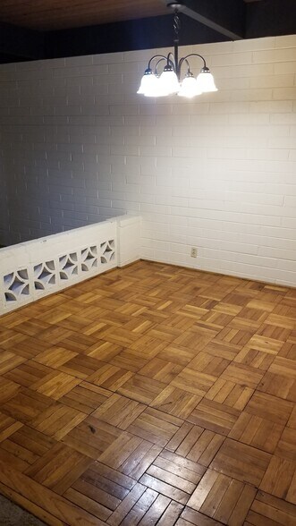 Building Photo - 2772 University Ave