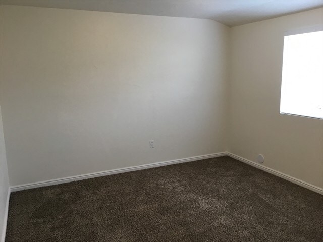 Building Photo - 2820 W 1425 N